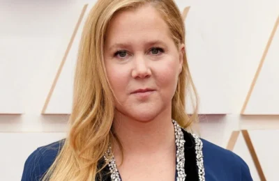 Detaliul dintr-o postare care a infuriat mii de parinti. Ce a scris actrita Amy Schumer