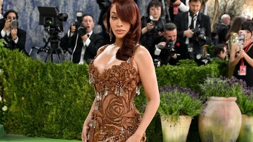 Vedeta care a oprit timpul la Met Gala. Detaliul ascuns in rochia sa spectaculoasa