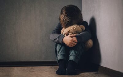 53 de adolescenți intervievați au arătat cum frica poate lua locul educației în familie