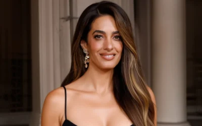 Amal Clooney a purtat în Capri un set Mugler de arhivă din piele întoarsă