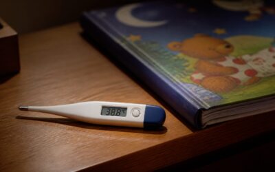 Semnele la copii care cer consult medical rapid când febra trece de 38,5°C