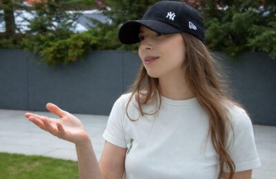 Un adolescent din trei are probleme cu somnul, iar telefonul și stresul le agravează oboseala