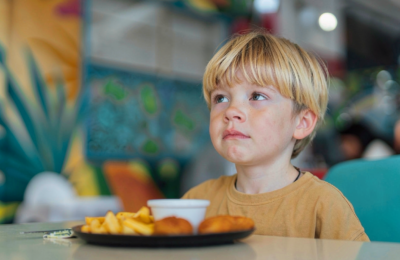 Un cardiolog american spune că 5 alimente populare ar trebui limitate la copii