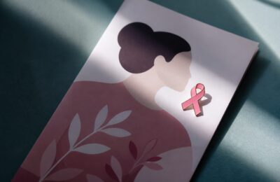 Poveștile de forță ale vedetelor care au înfruntat diagnosticul de cancer