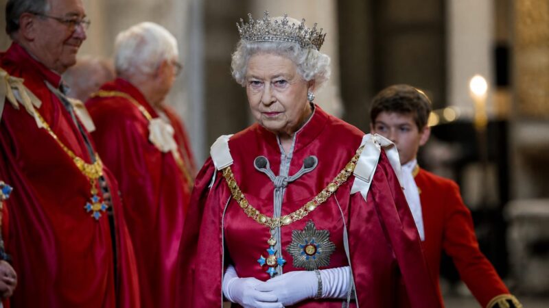 De la tiara de nuntă la cerceii Chandelier, cum poartă Kate bijuteriile reginei Elizabeth II