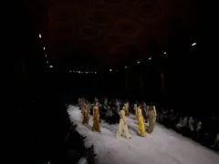 Bucharest Fashion Week a adus teatrul și muzica în prezentările de modă