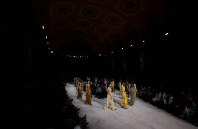 Bucharest Fashion Week a adus teatrul și muzica în prezentările de modă