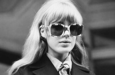 Cum se poartă cele șase coafuri boho ale toamnei, de la bobul ondulat la straturile în stil Farrah Fawcett