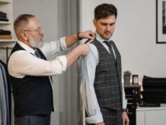 Cât costă un costum pe măsură la Pileati și alte trei ateliere. Prețurile și pașii unei comenzi personalizate