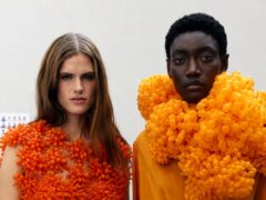LVMH și Kering se angajează să lucreze doar cu modele de minimum 18 ani la ședințe foto și prezentări
